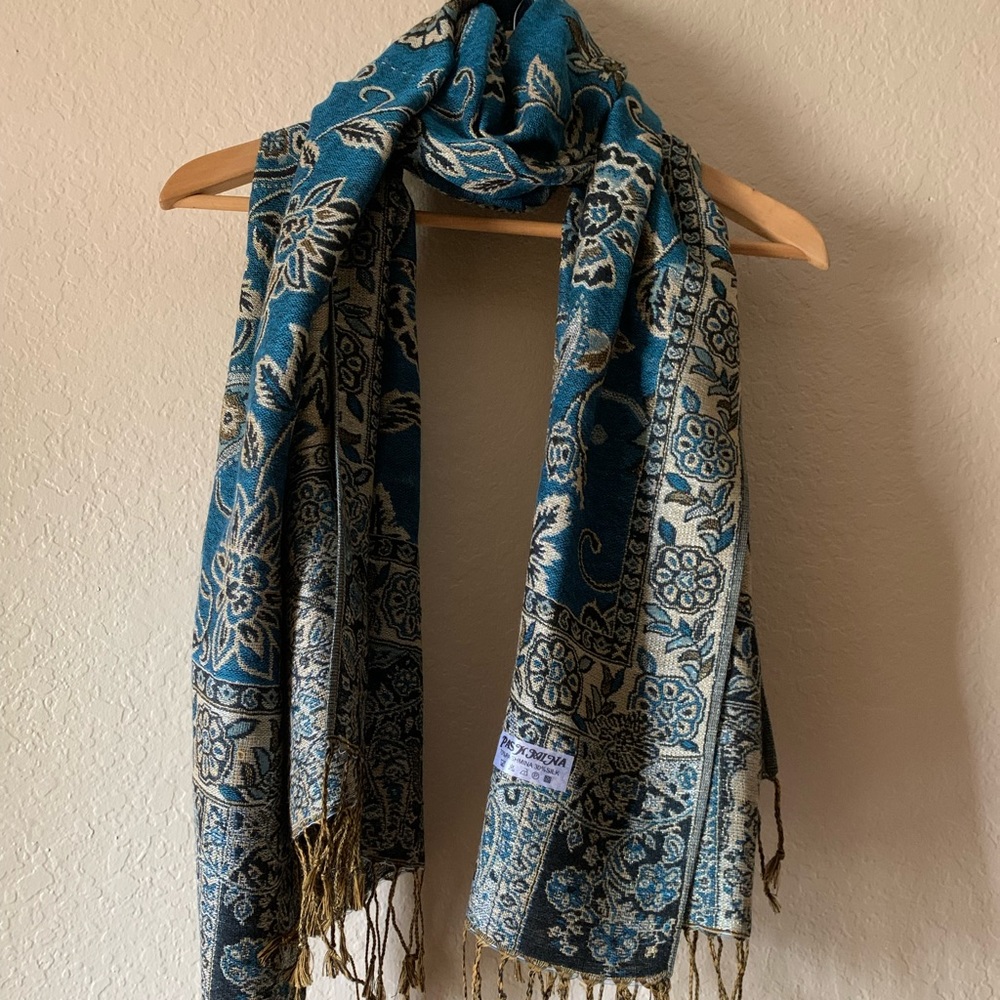 Pashmina shawls style